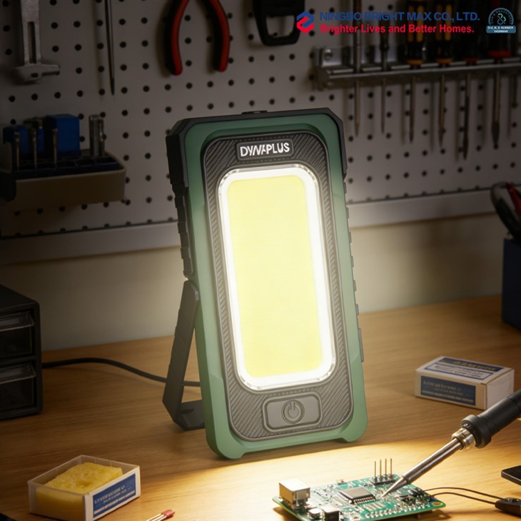 Újratölthető kültéri munkalámpák